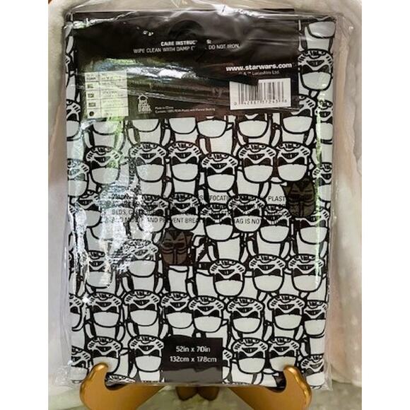 Star Wars Stormtroopers & Darth Vader Flannelback 52"X70" Tablecloth-NEW - Picture 2 of 2